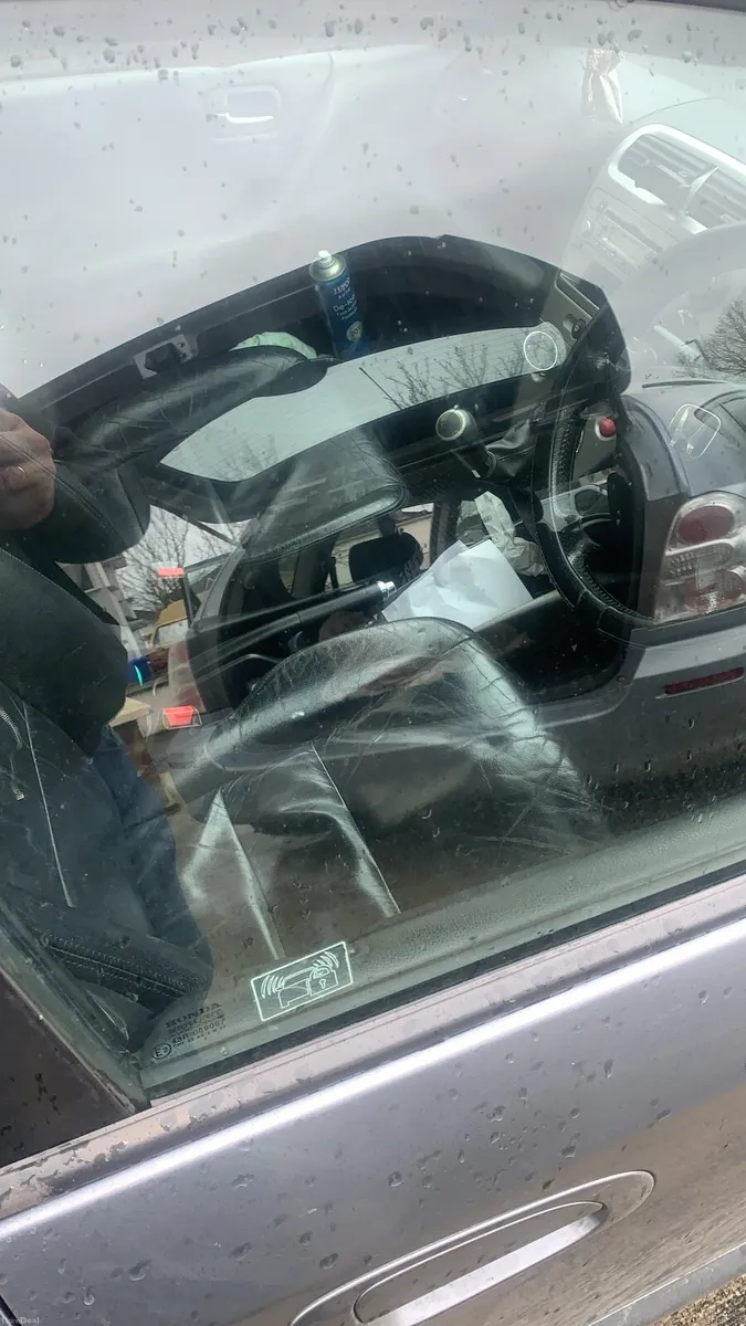 Honda civic 1.6L (Repair or Parts) - Image 4