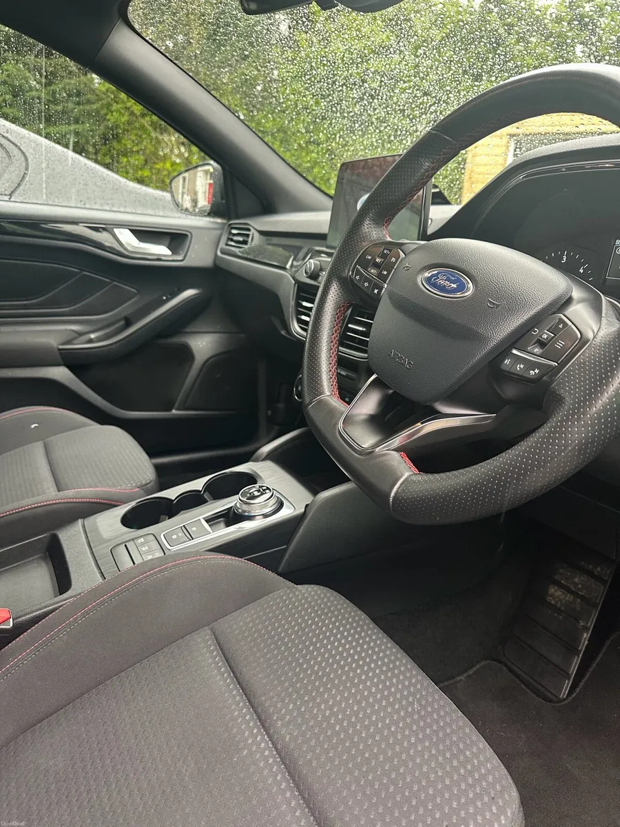 Ford Focus ST Line 2019 Automatic - Image 3