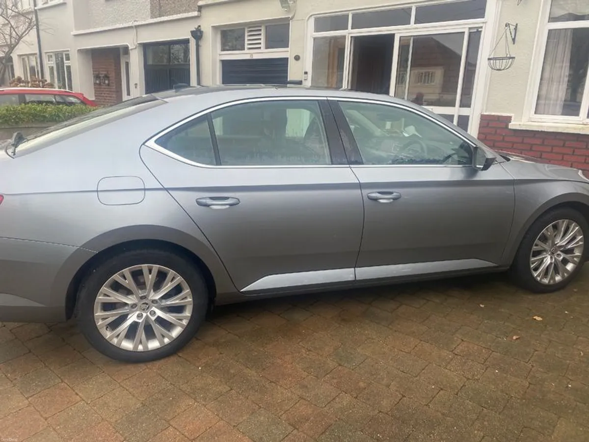 2020 Skoda Superb - Image 4