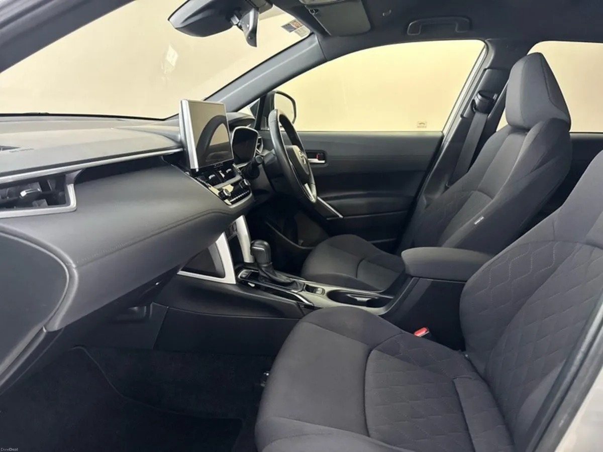 Toyota Corolla Cross HYBRID SPORT - Image 6