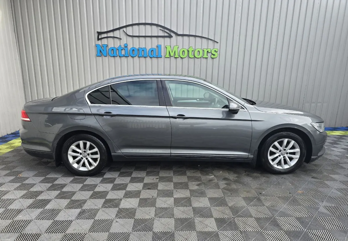 2016Volkswagen Passat 1.6 TDI 120HP Comfortline - Image 2