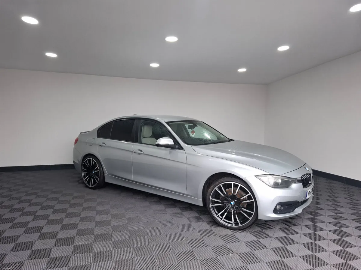 2017 bmw 318 SE automatic - Image 3