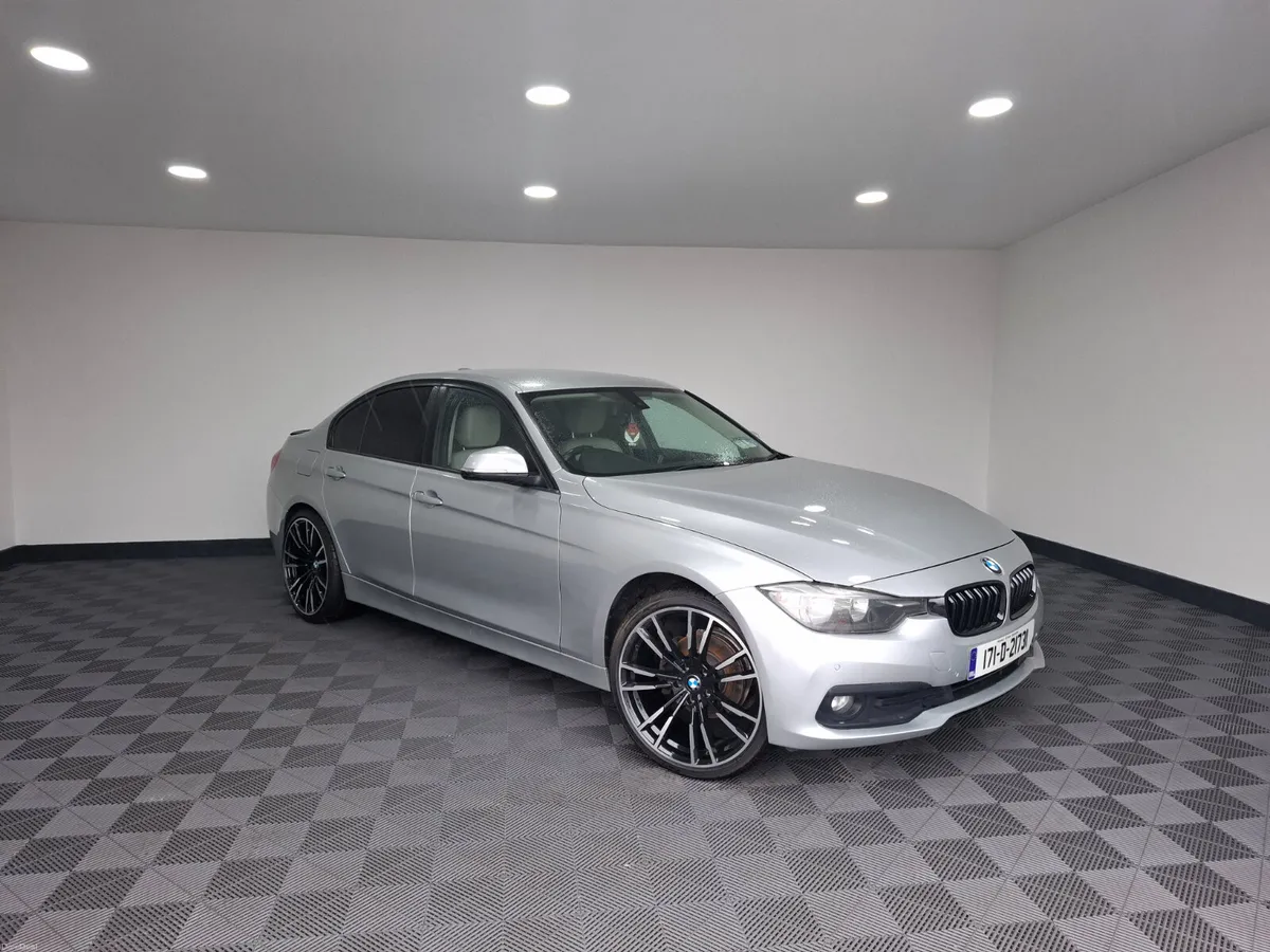 2017 bmw 318 SE automatic - Image 2