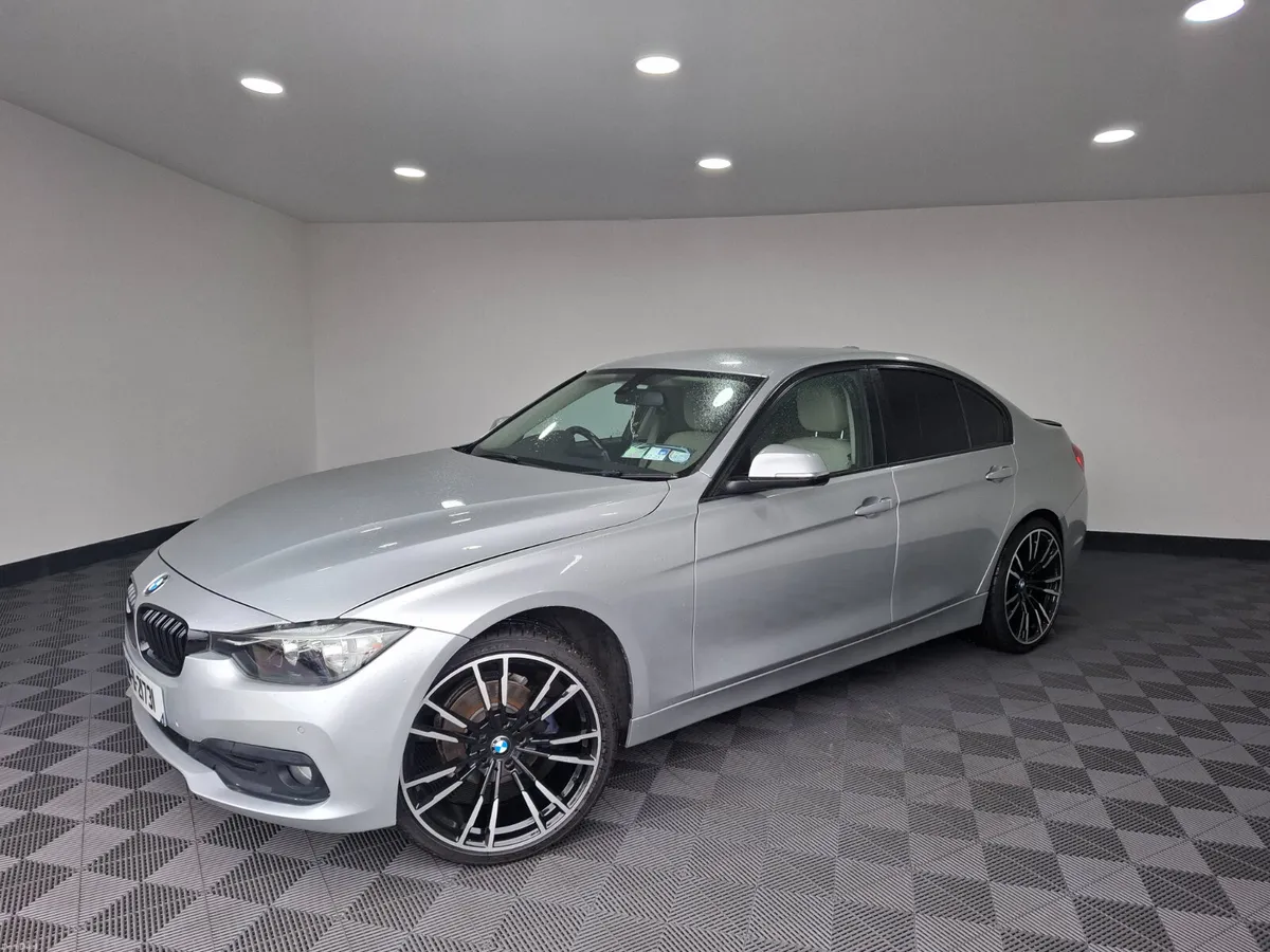 2017 bmw 318 SE automatic - Image 6