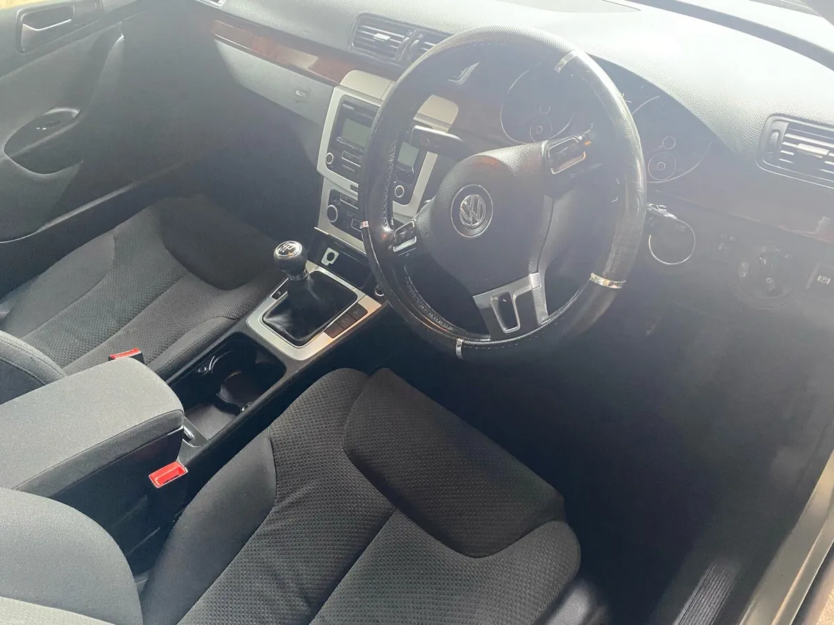 VW PASSAT AS NEW FULL SERVICE HISTORY COMFORTLINE - Image 2