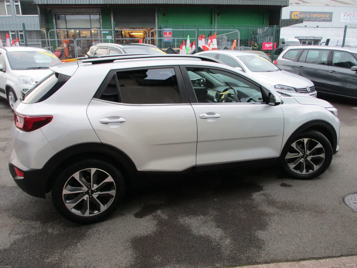 Kia Stonic K3 1.4 PETROL  2018 LOW MILEAGE - Image 4