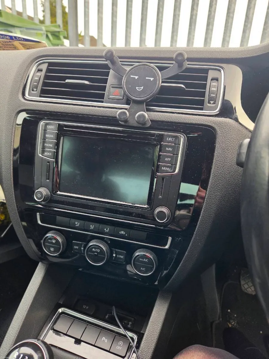 Volkswagen Jetta 2018 - Image 2