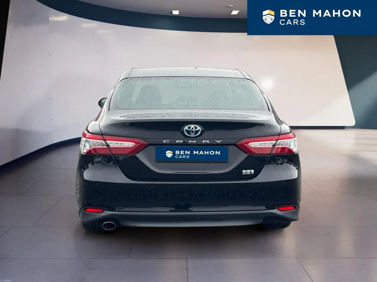 Toyota Camry Hybrid - Image 3