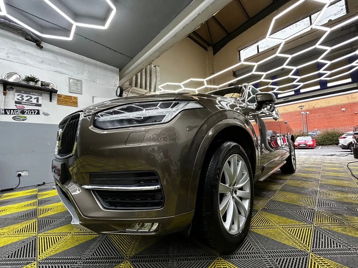 Volvo XC90 in perfect condition - Image 4