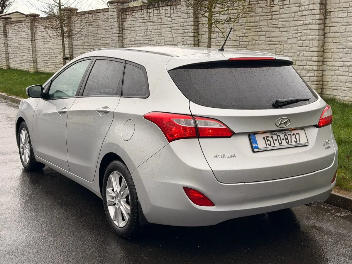 151 Hyundai i30 1.6 CRDi Deluxe **Low Mileage** - Image 2