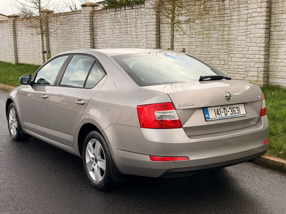 141 ŠKODA Octavia **1.6 TDi 105BHP** - Image 2