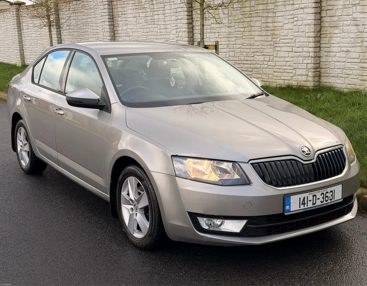 141 ŠKODA Octavia **1.6 TDi 105BHP** - Image 4