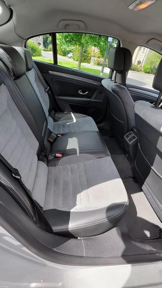 Renault Laguna 2010 - Image 2