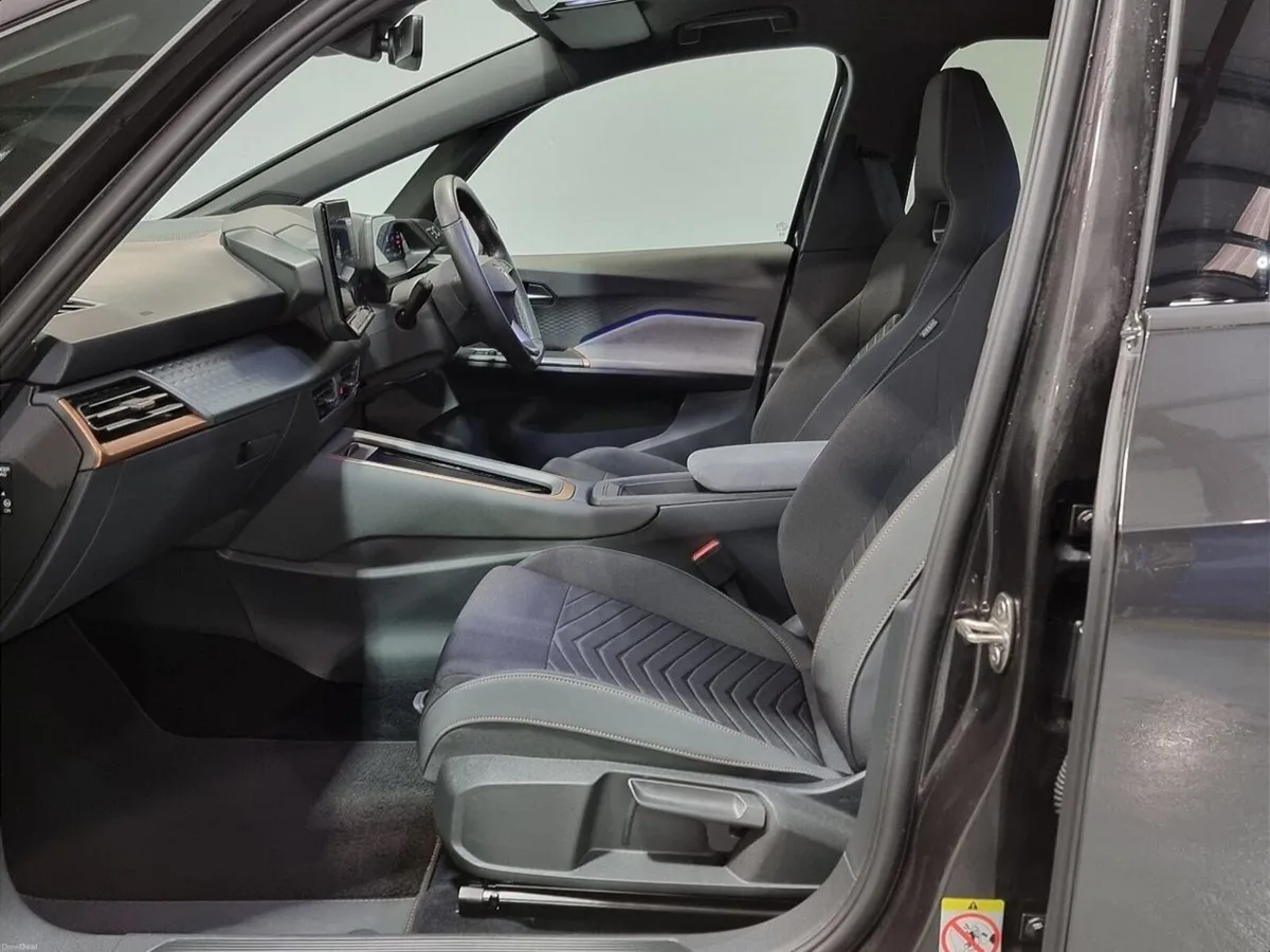 Cupra Born ** 58kWh ** 204BHP ** STUNNING EV ** TR - Image 4