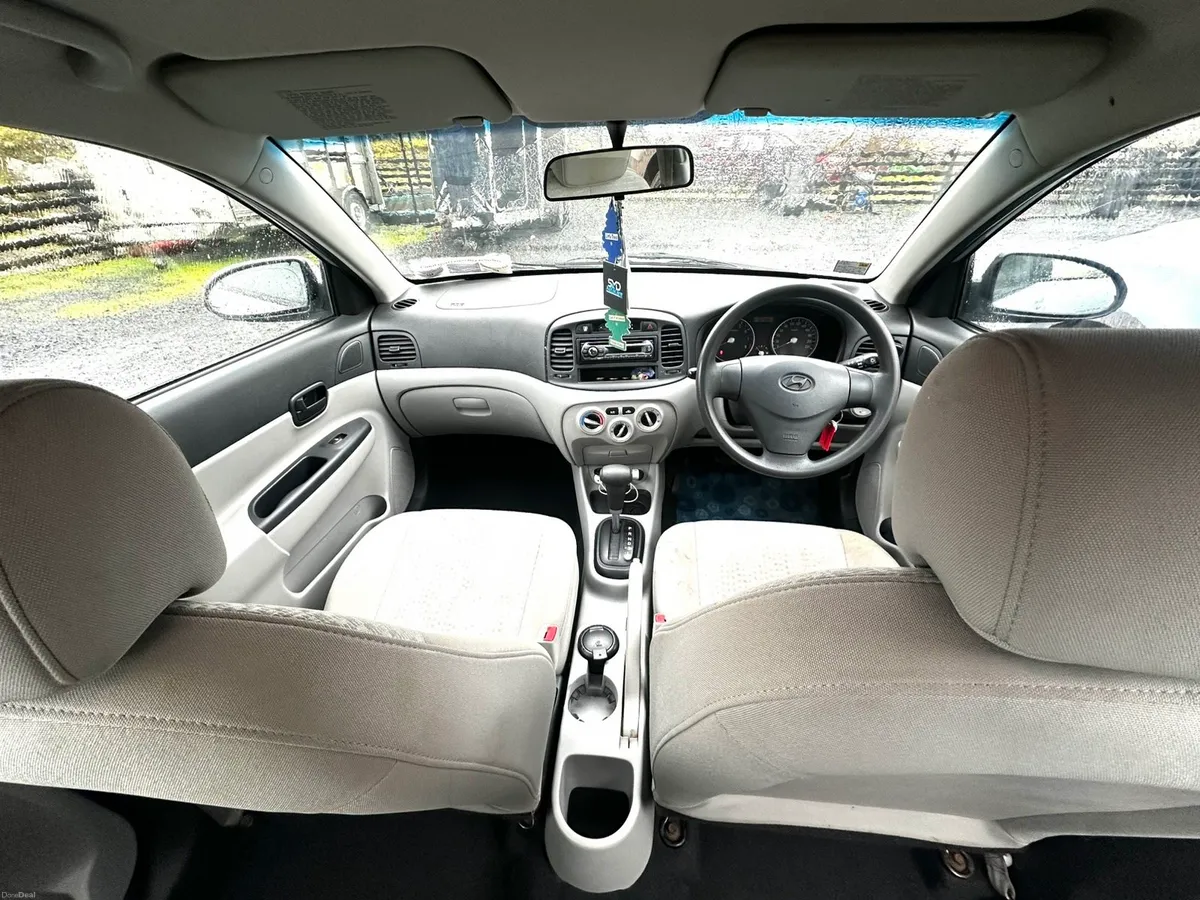 2008 Automatic Hyundai Accent - Image 2