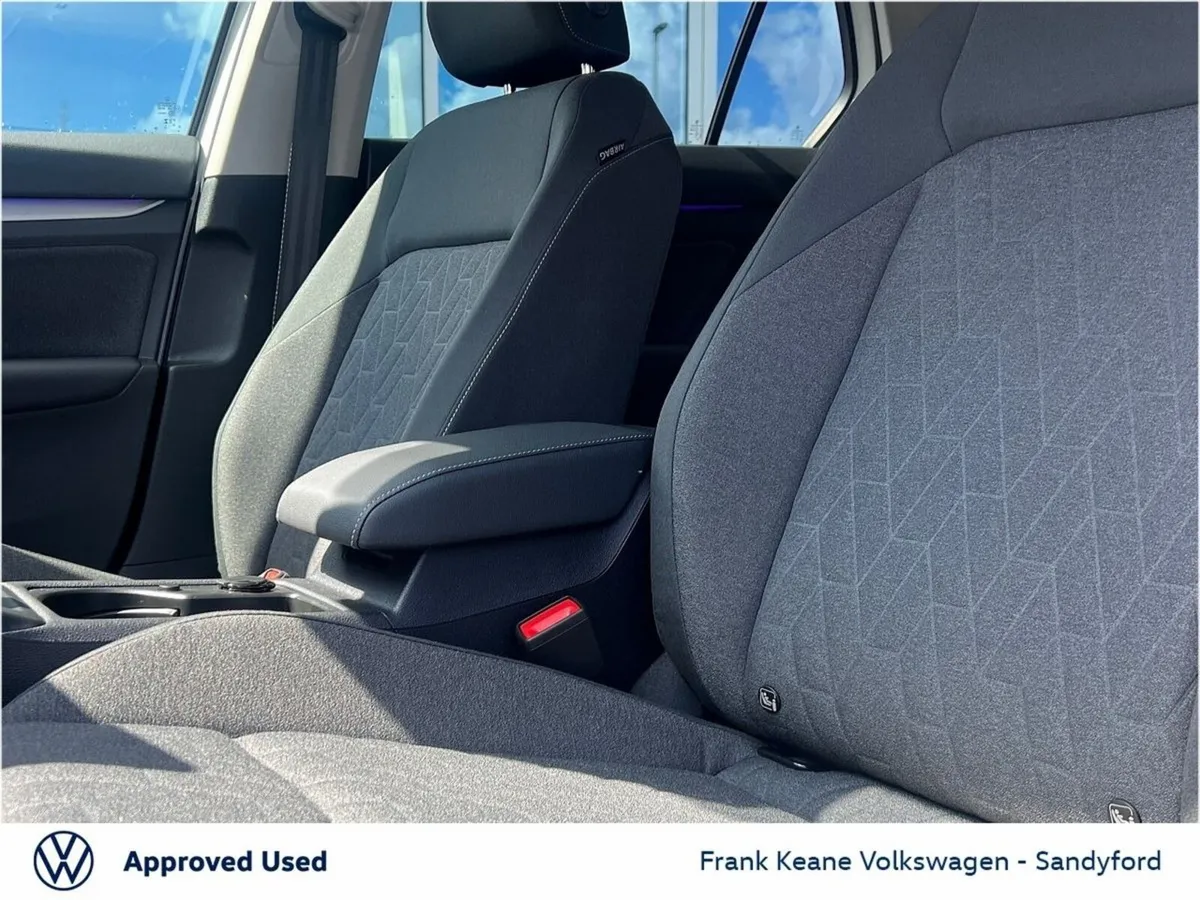 Volkswagen Golf *Edition 75* 1.5TSI MHEV 116HP AUT - Image 3