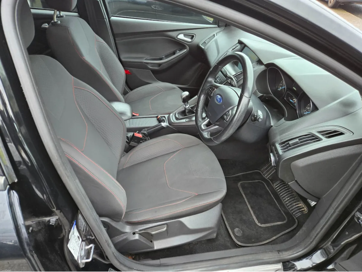 Ford Focus 1.0 ECOBOOST ST-LINE 140 140PS 5DR T ST - Image 5