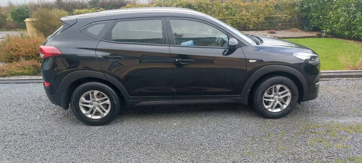 2016 hyundai Tucson 1.7 nct 8/26 tax €280 - Image 3