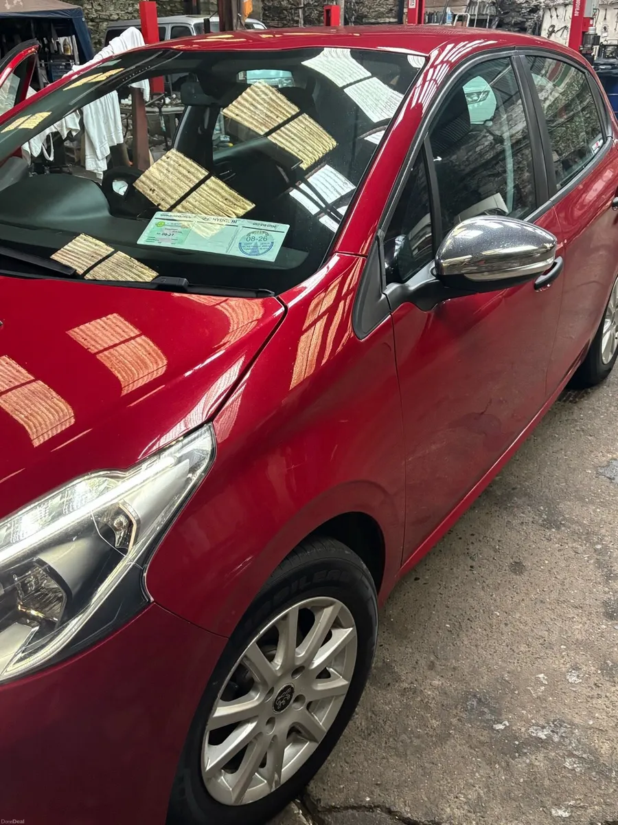 2017 Peugeot 208 - Image 3