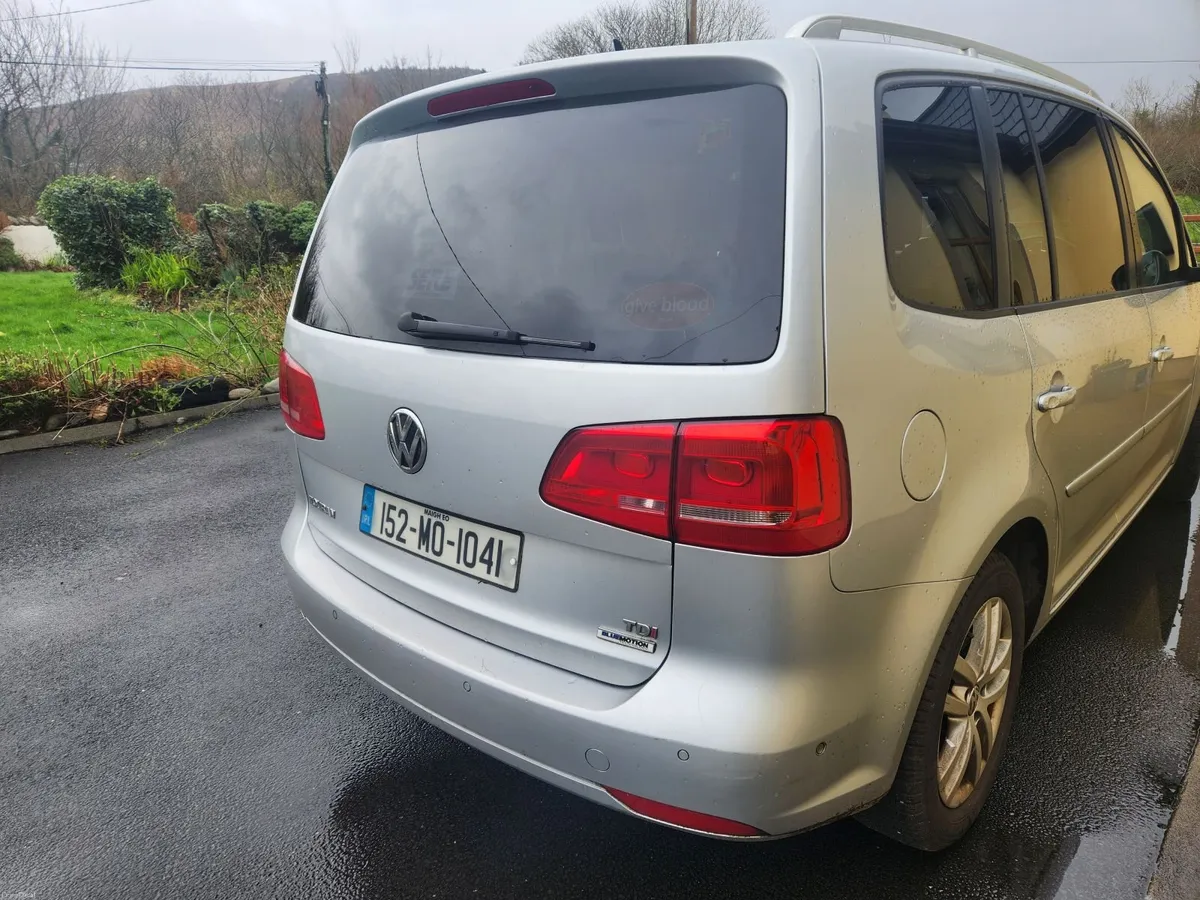 Volkswagen Touran 2015 - Image 2