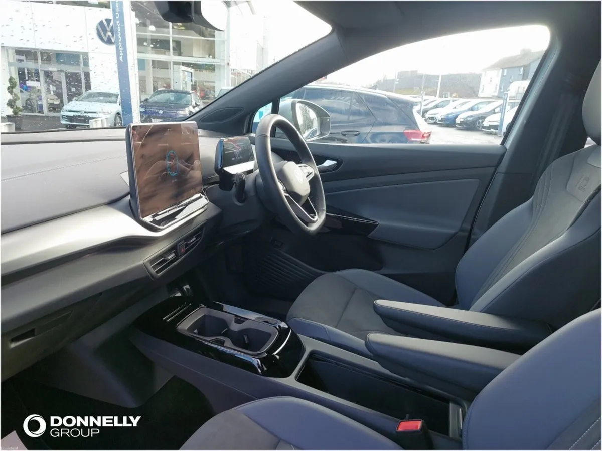 Volkswagen ID.4 Estate Match Pro - Image 2