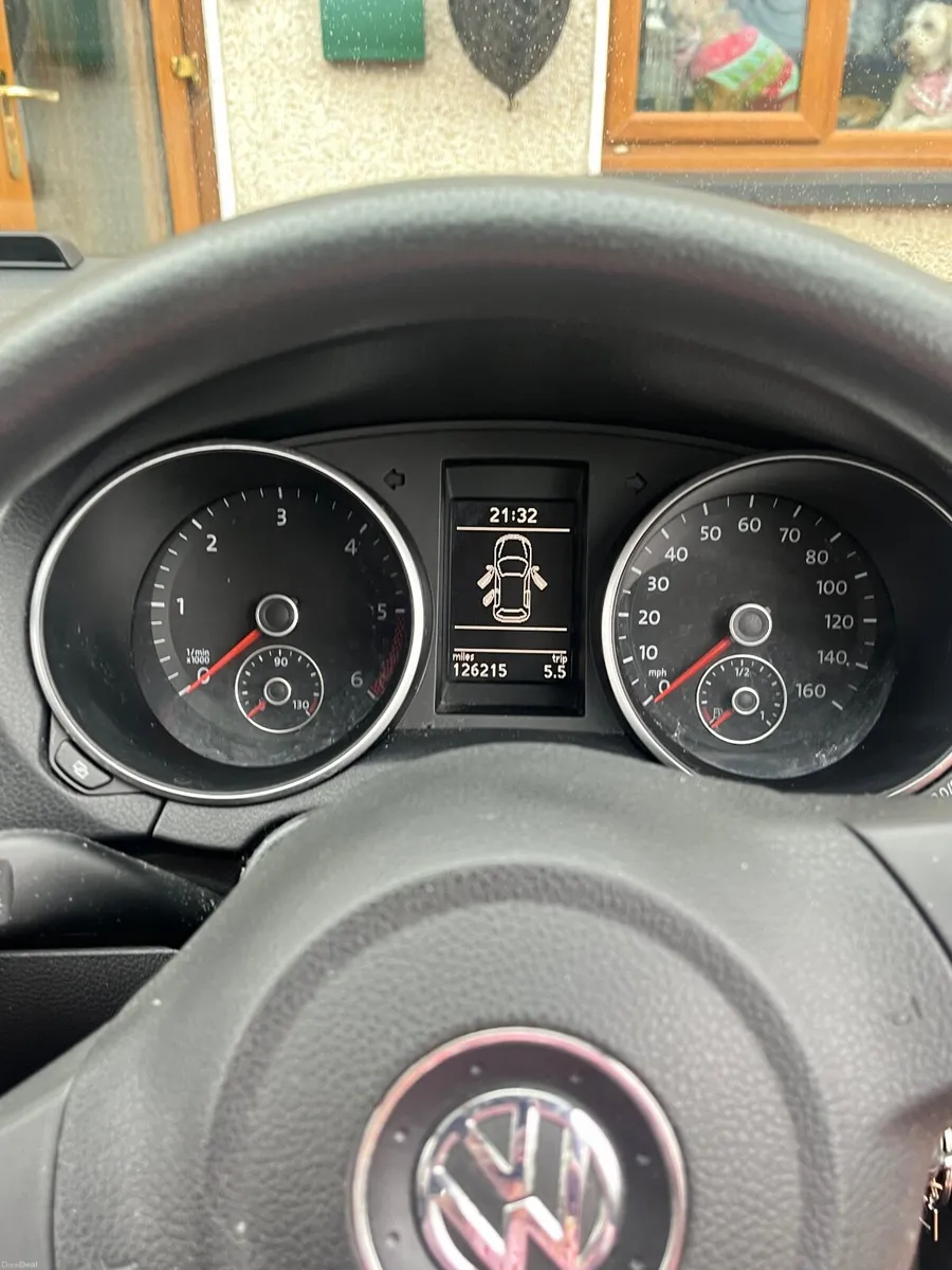 Volkswagen Golf 1.6 TDI 2010 - Image 4
