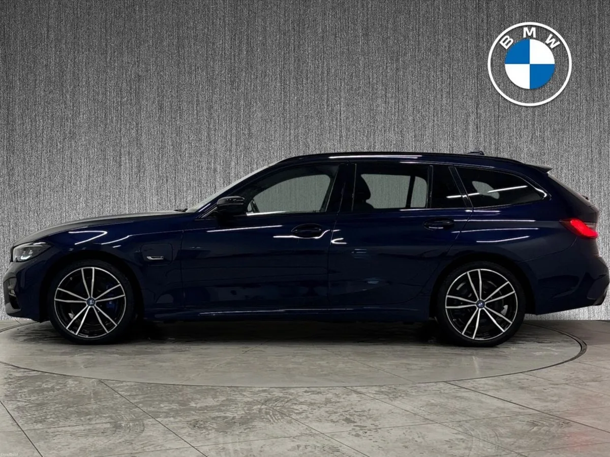BMW 3-Series 330e M Sport Pro Edition - Image 4