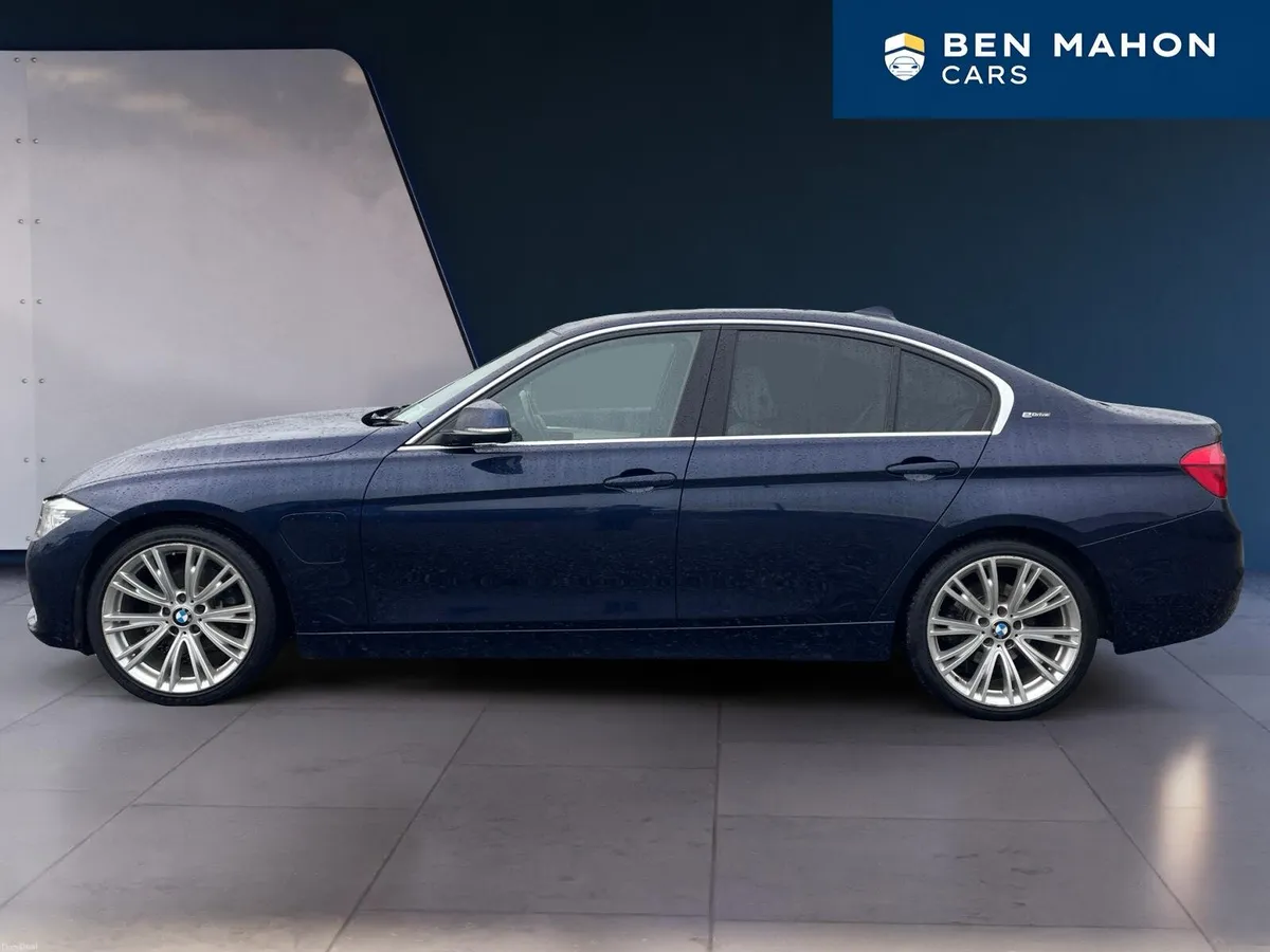 BMW 3-Series - Image 2