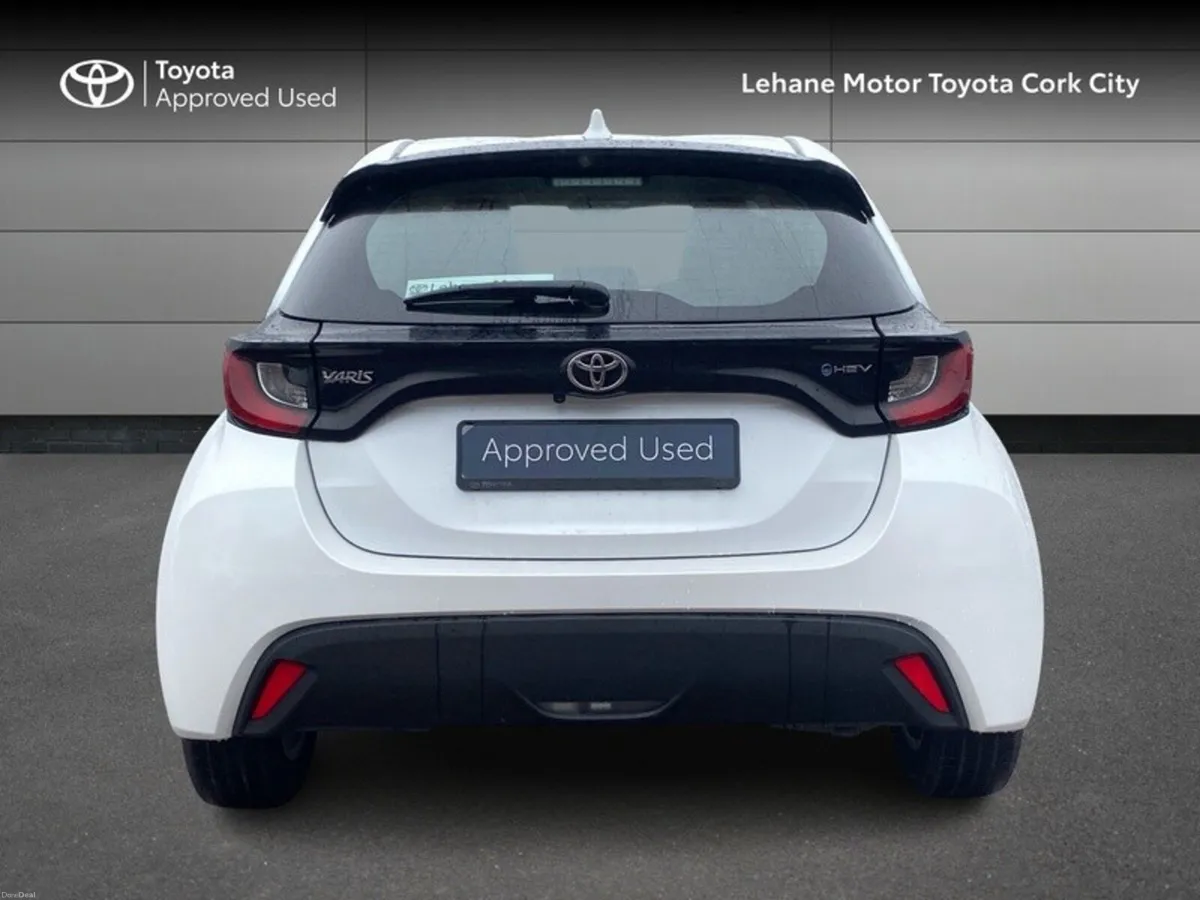 Toyota Yaris HYBRID 115 LUNA - Image 4