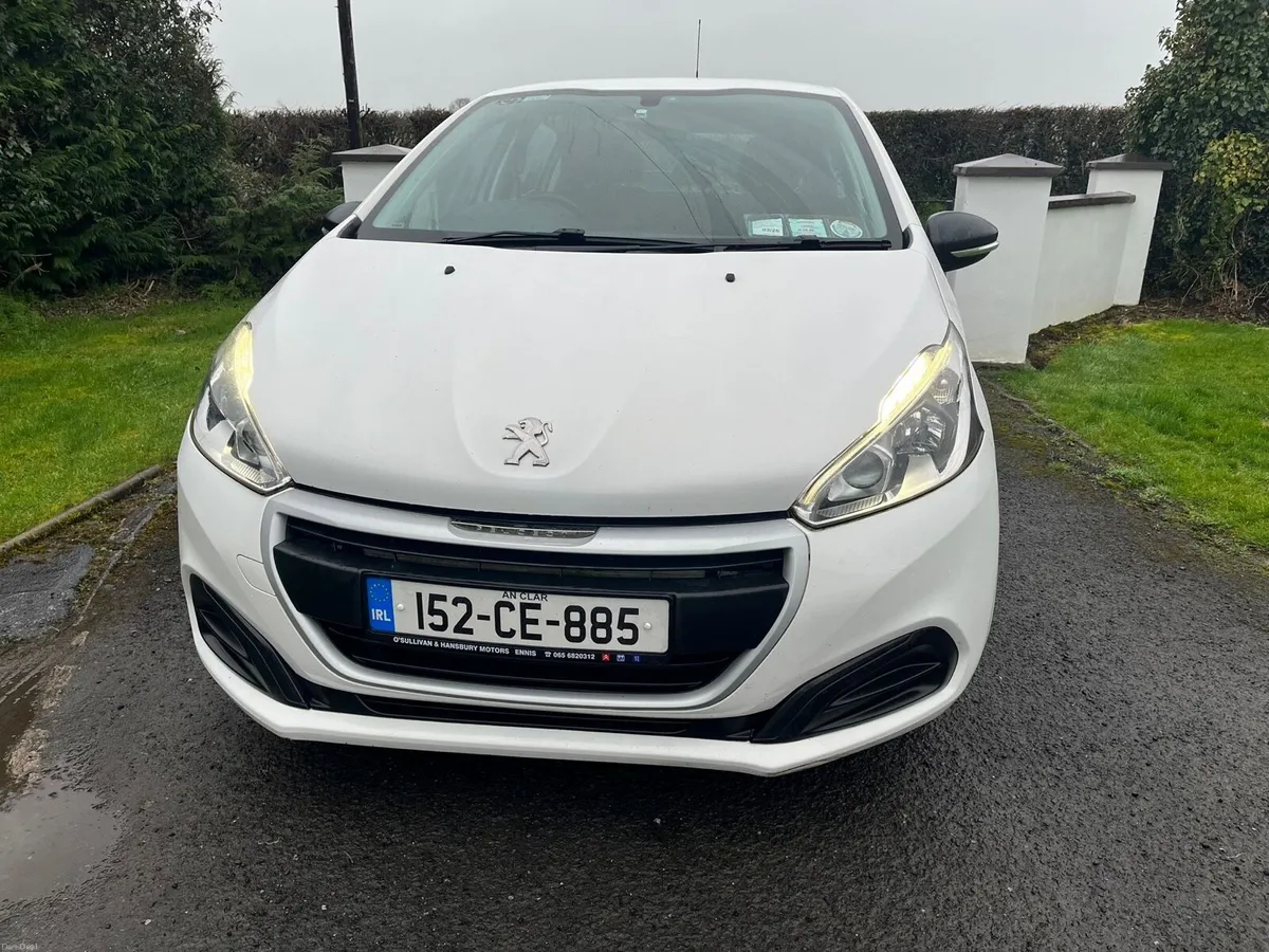 Peugeot 208 1.2 petrol NEW NCT TAXED - Image 4