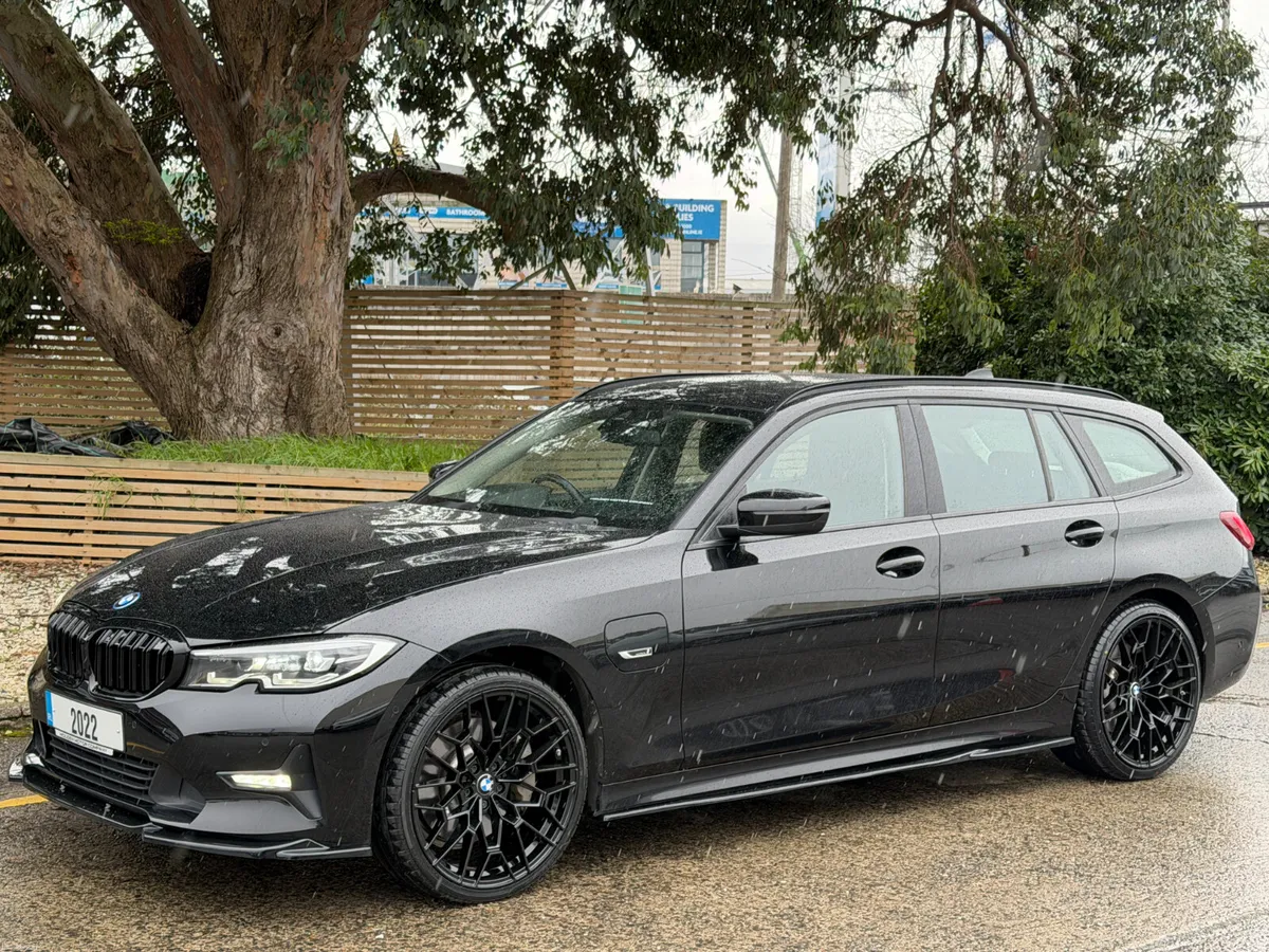 BMW 3-Series 2022..M-PERFORMANCE PACK..2 KEYS - Image 3