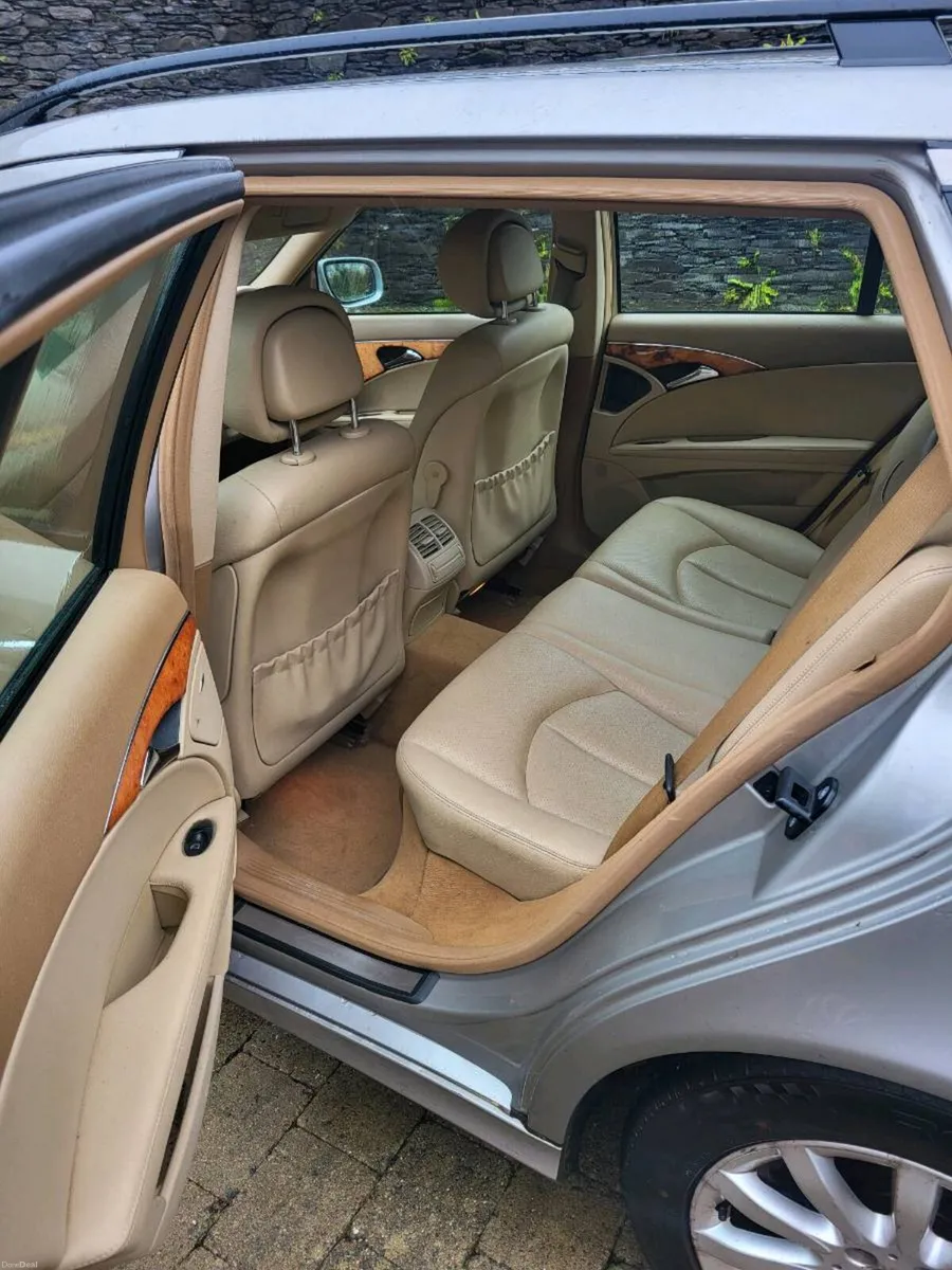 Mercedes E220 - Image 4