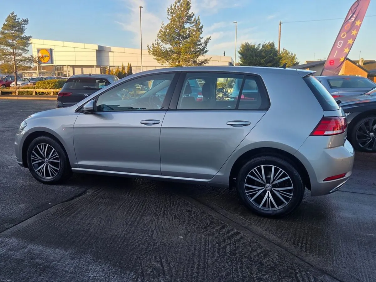 Volkswagen Golf SE NAVIGATION TDI - Image 2