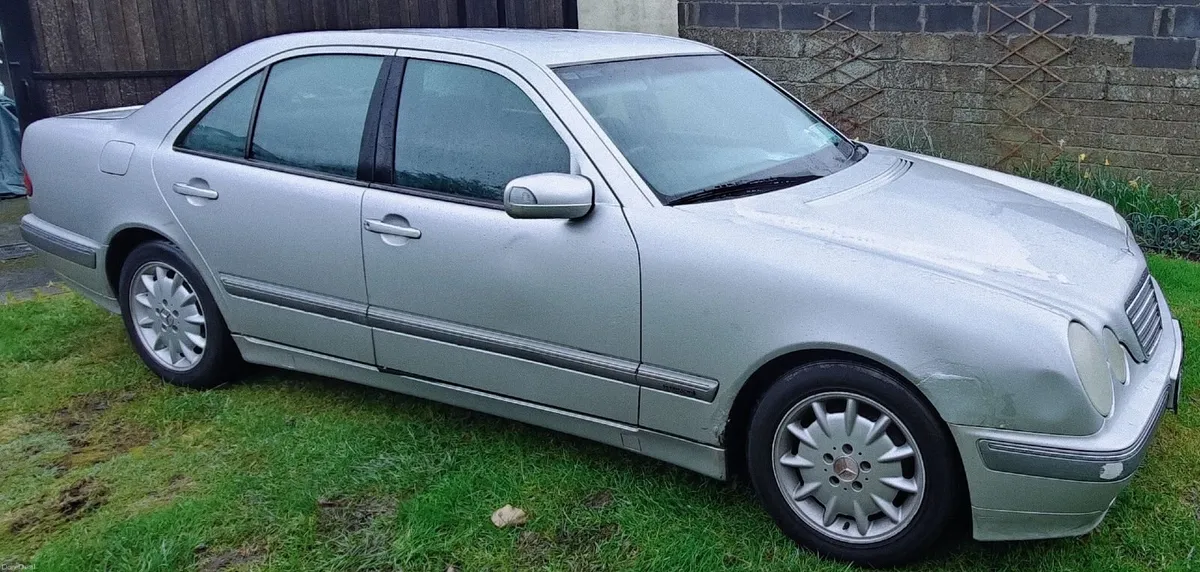 Mercedes-Benz E-Class 2002 - Image 3