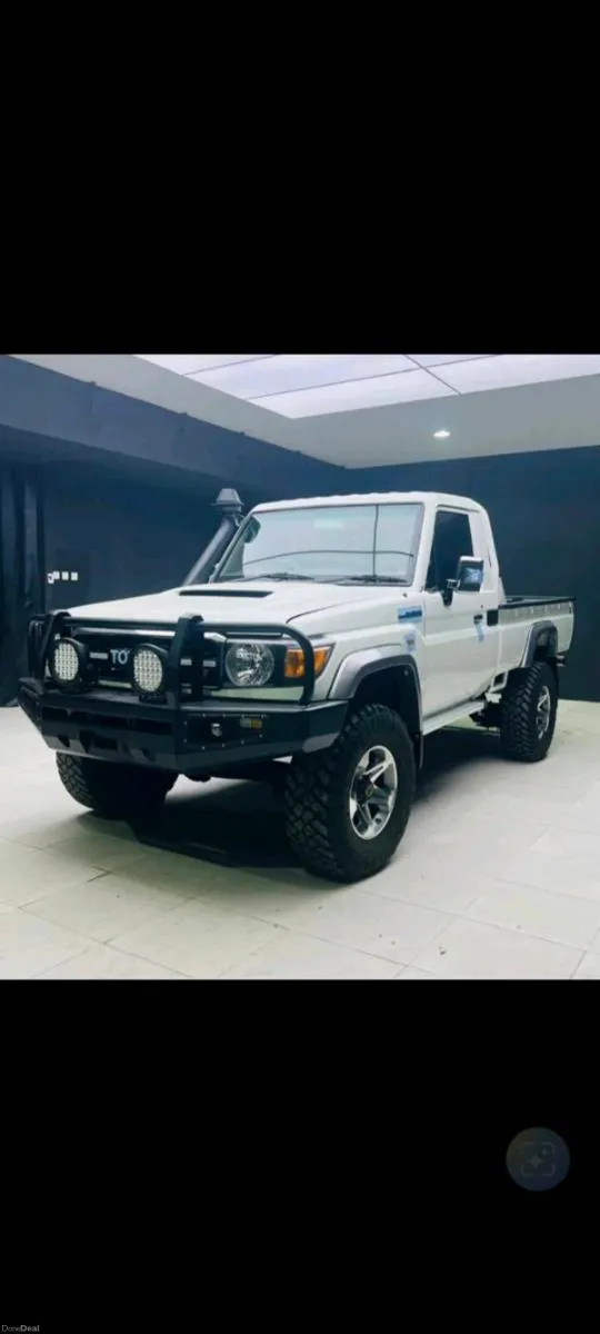 Toyota landcruiser v8 pick 2012 - Image 4
