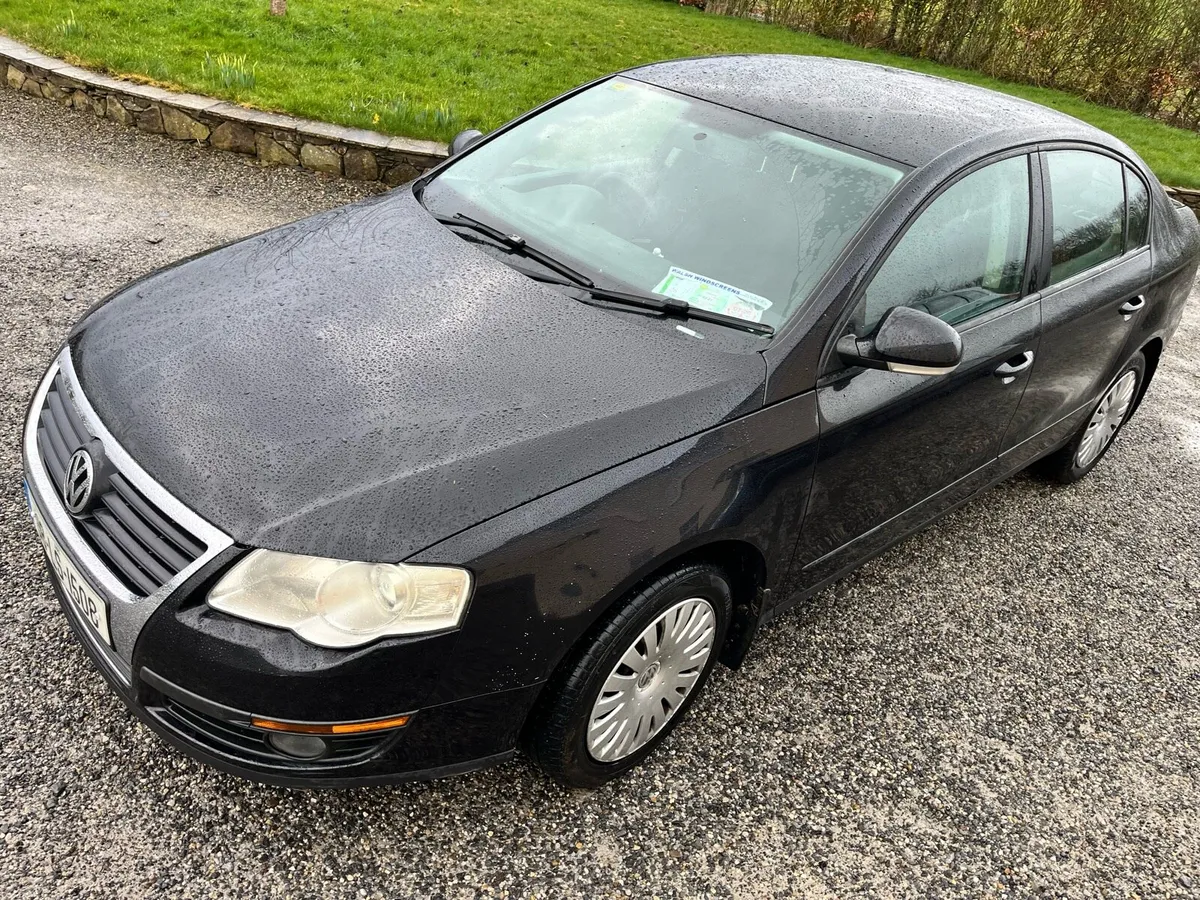 Volkswagen Passat - Image 1