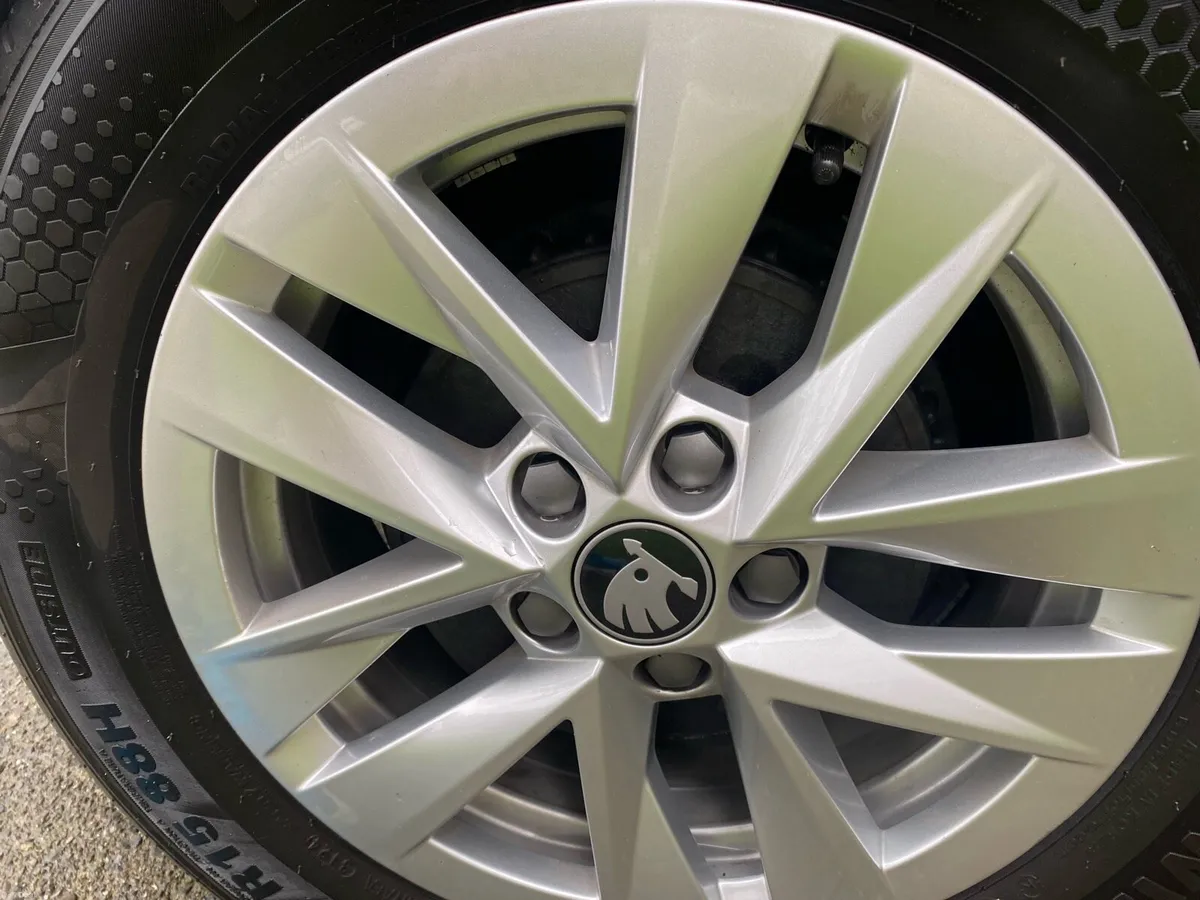 Skoda Fabia Selection 1.0 TSI 95 BHP - Image 4