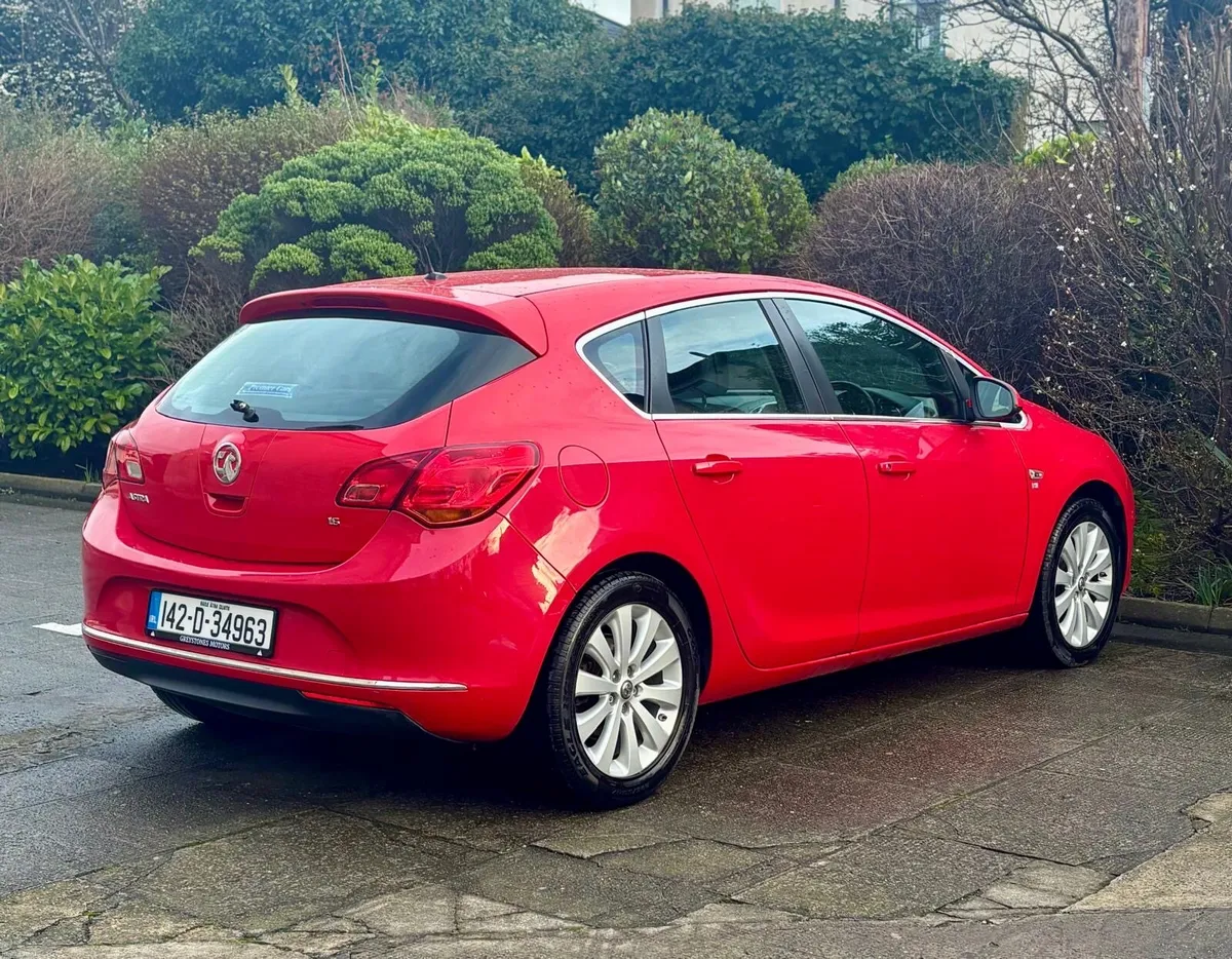 Vauxhall Astra 1.6 Petrol Manual Low KMs New NCT - Image 3