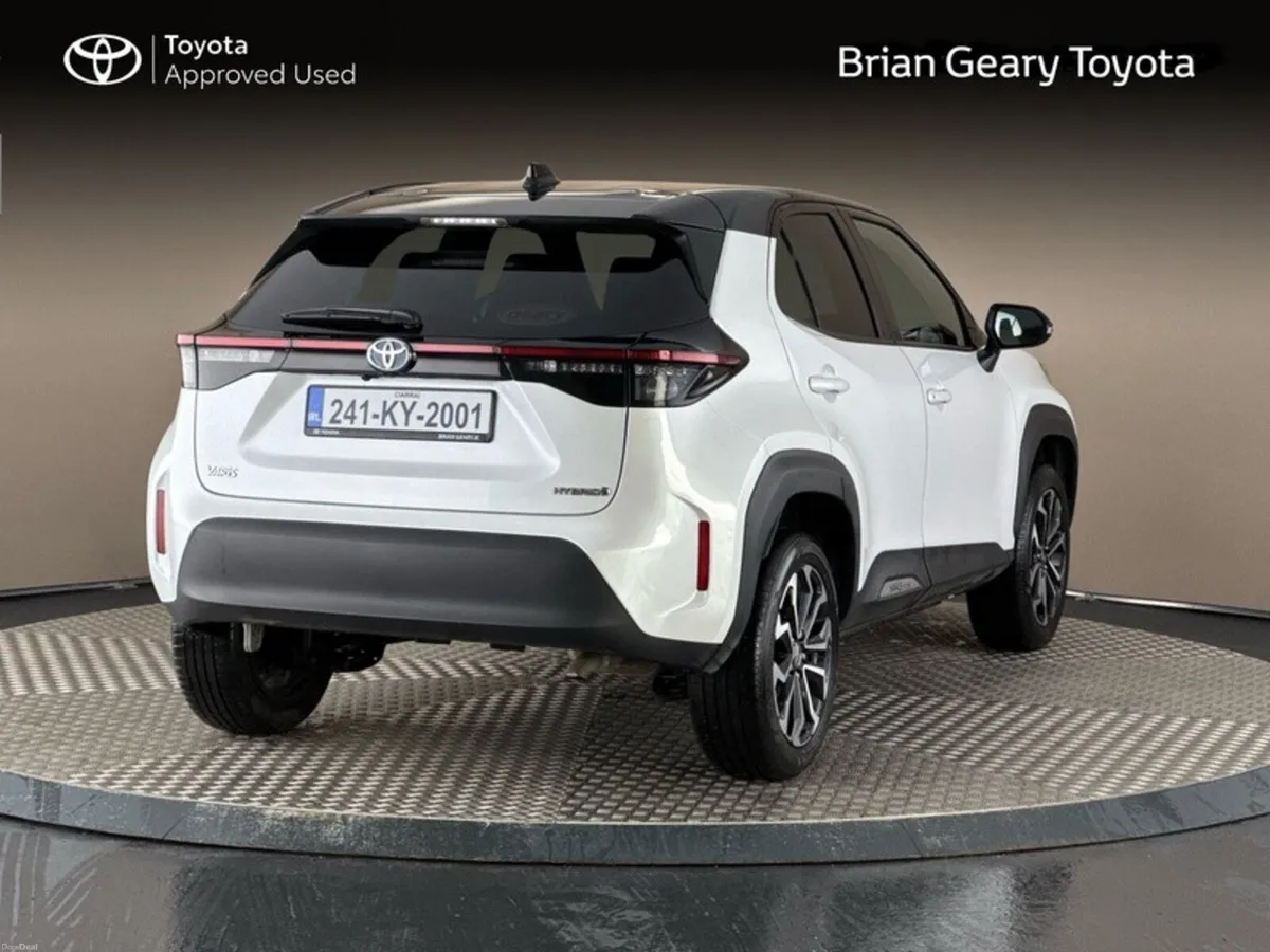 Toyota Yaris Cross HYBRID LUNA SPORT - Image 2