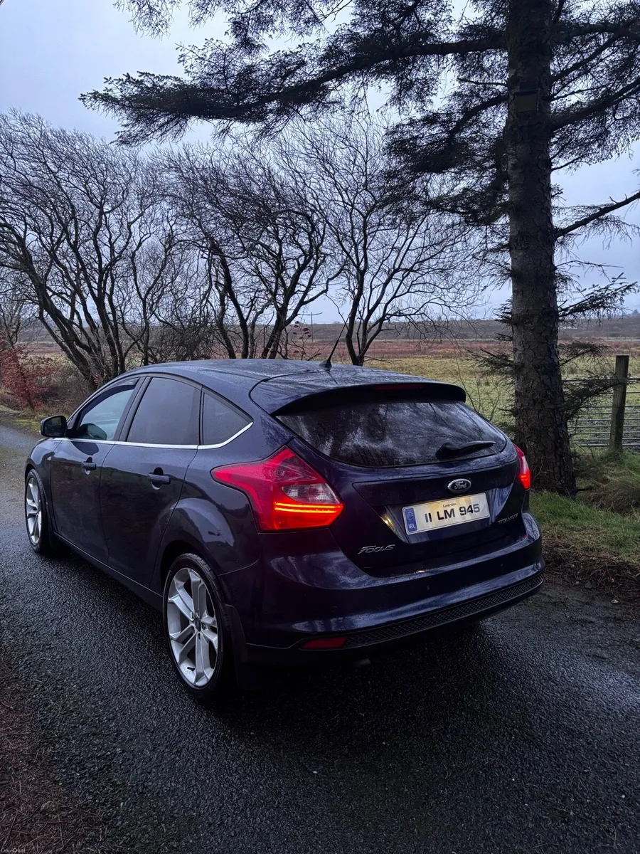 2011 Ford Focus Titanium - Image 3