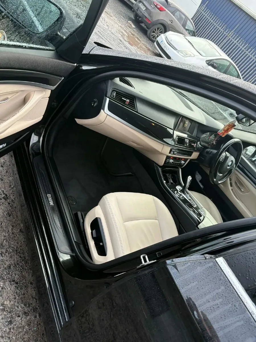 BMW 5-Series 2017 - Image 2