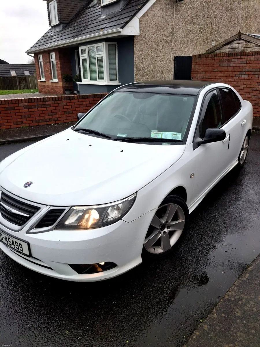 Saab 9-3 2011 - Image 2