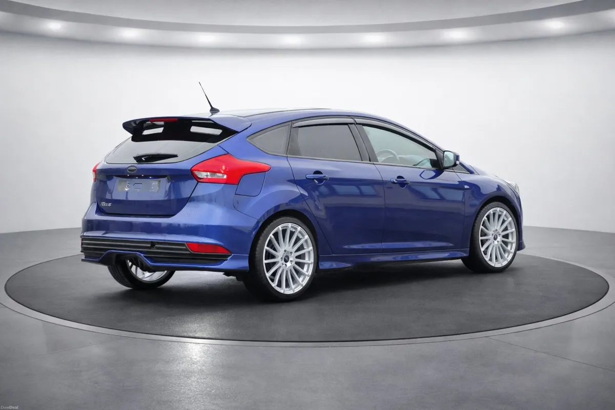 Ford Focus Zetec S /St Line 152 - Image 3