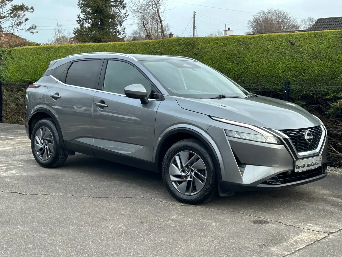 22  Nissan Qashqai Top Spec Panroof €18550 inc Vrt - Image 1