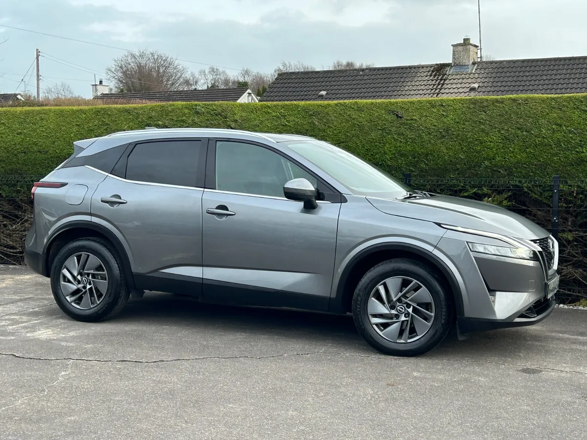 22  Nissan Qashqai Top Spec Panroof €18550 inc Vrt - Image 2