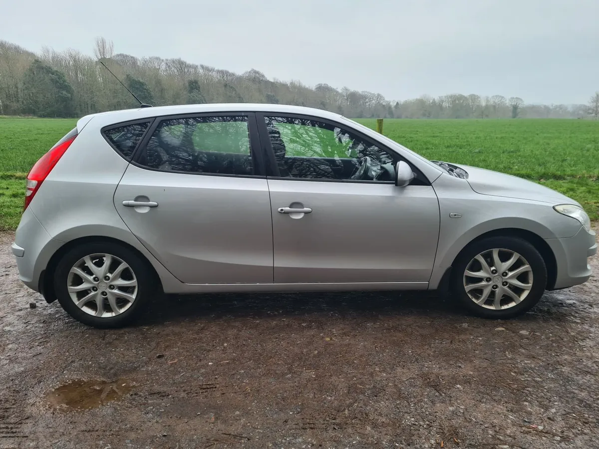 2009 Hyundai i30 1.4 Deluxe - Image 2