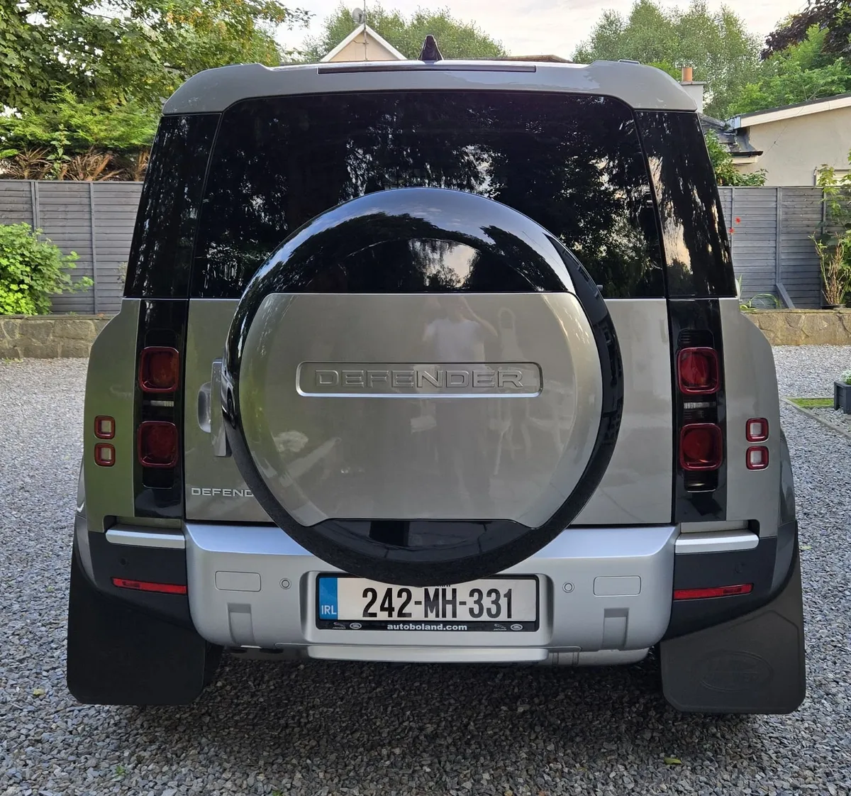 Land Rover Defender 2024 - Image 3