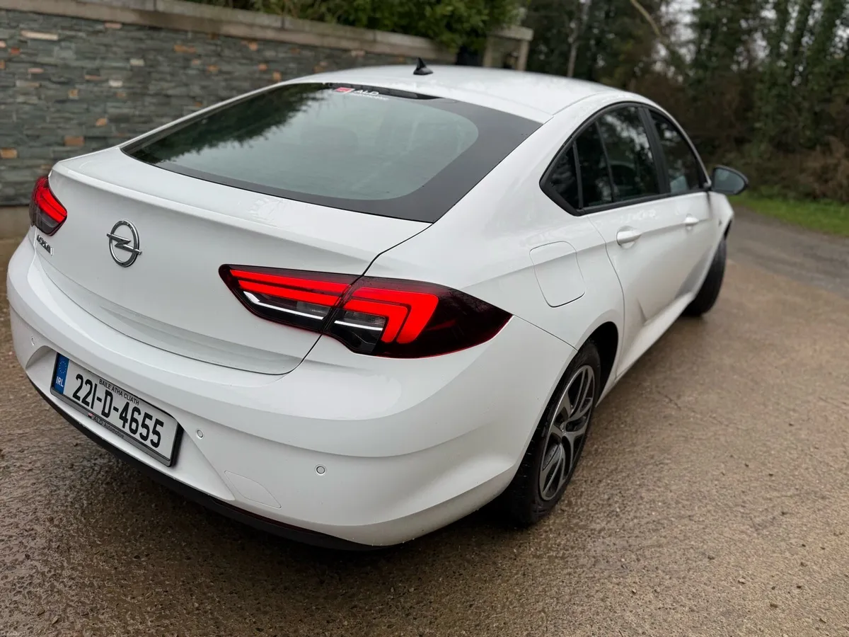 2022 Opel insignia - Image 3