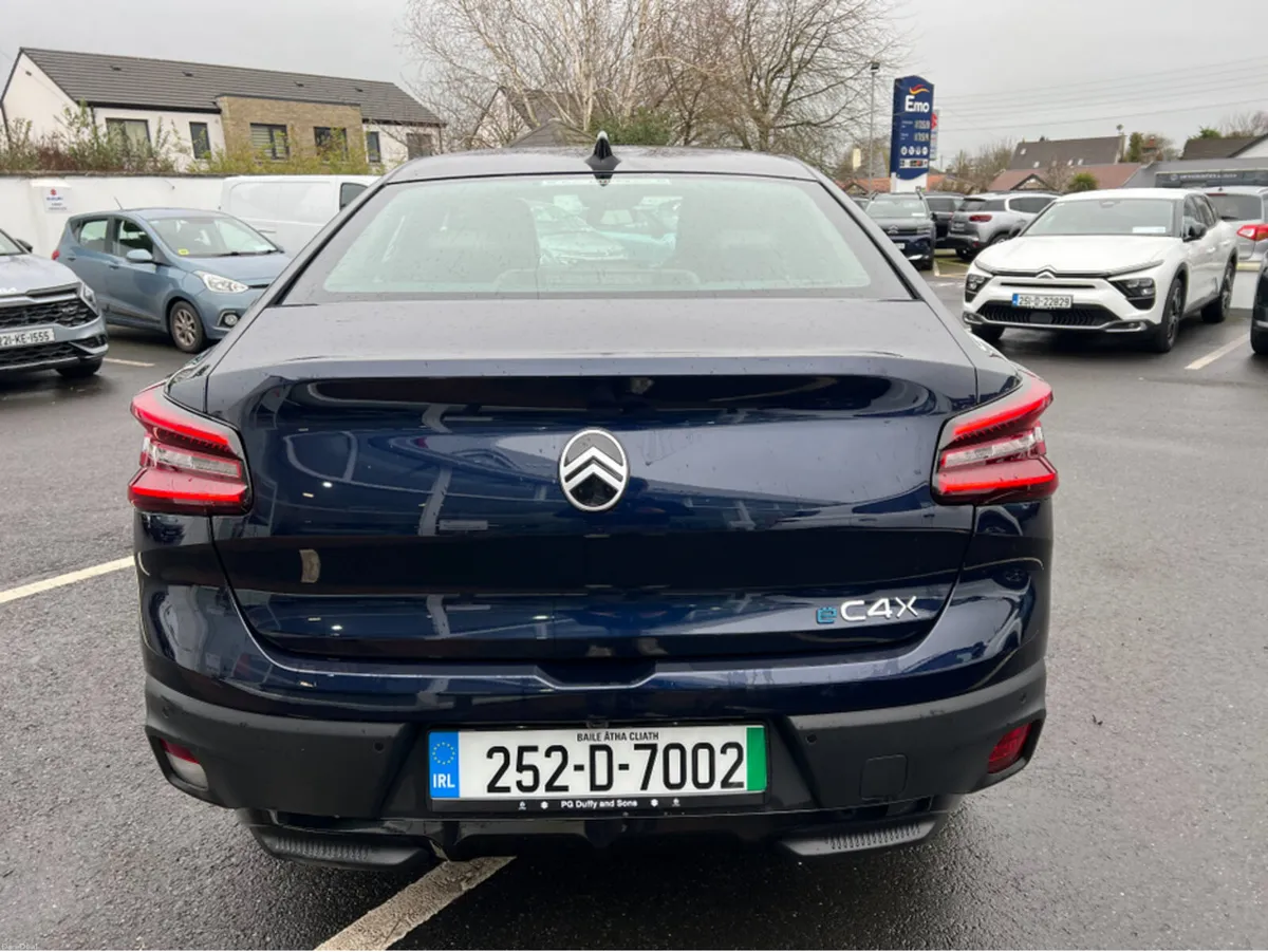 Citroen C4 X PLUS 54KWH 156HP MY52 4DR - Image 4
