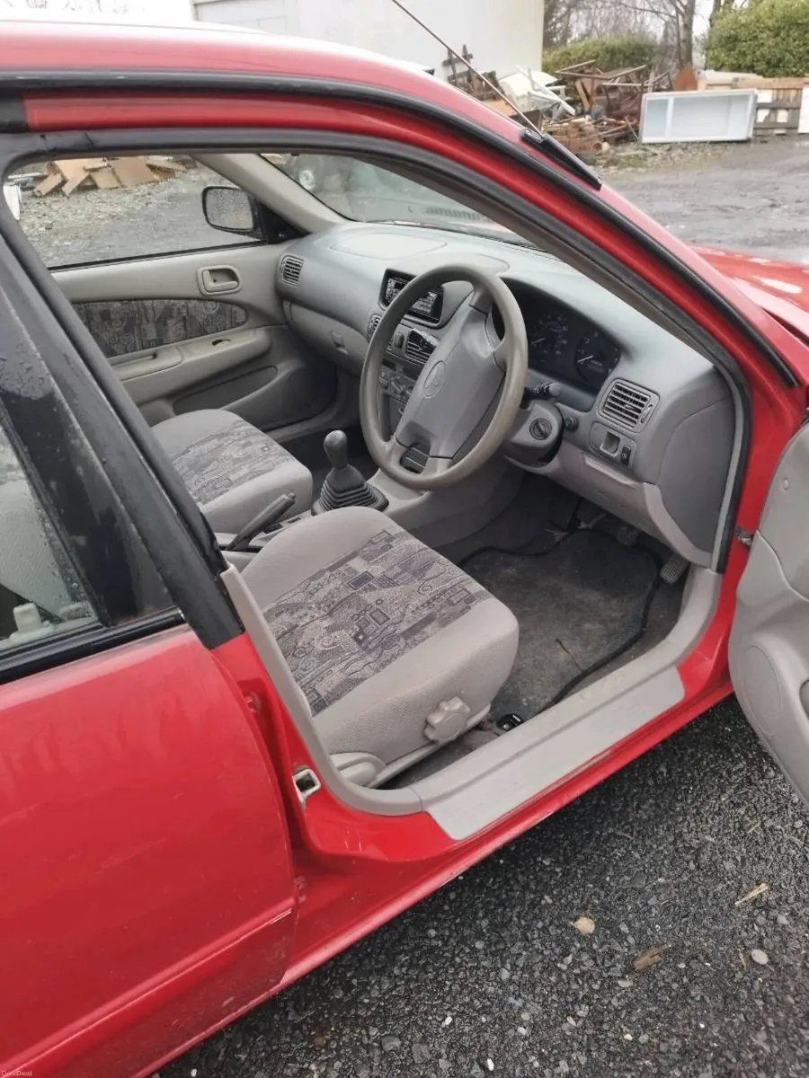 Toyota corolla - Image 5